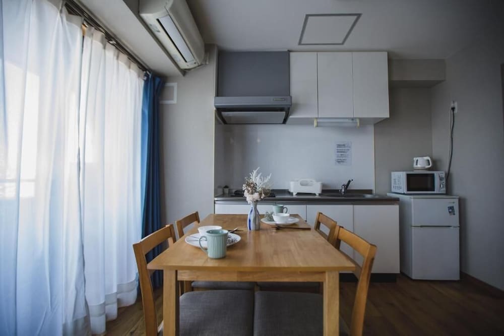 プレミアム アパートメント バルコニー シティビュー 専用キッチン0 | R Residences Namba South 1