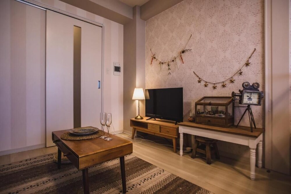 プレミアム アパートメント バルコニー シティビュー 内装0 | R Residences Namba South 1