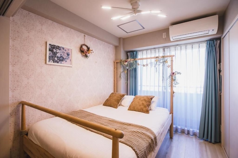 プレミアム アパートメント バルコニー シティビュー 客室2 | R Residences Namba South 1