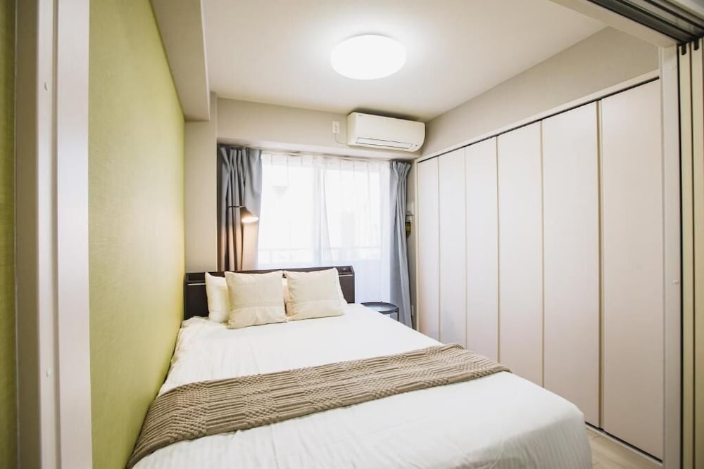 プレミアム アパートメント バルコニー シティビュー 客室2 | R Residences Namba South 1