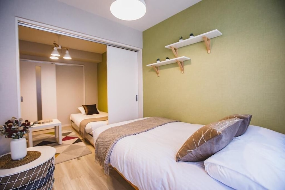 プレミアム アパートメント バルコニー シティビュー 客室2 | R Residences Namba South 1