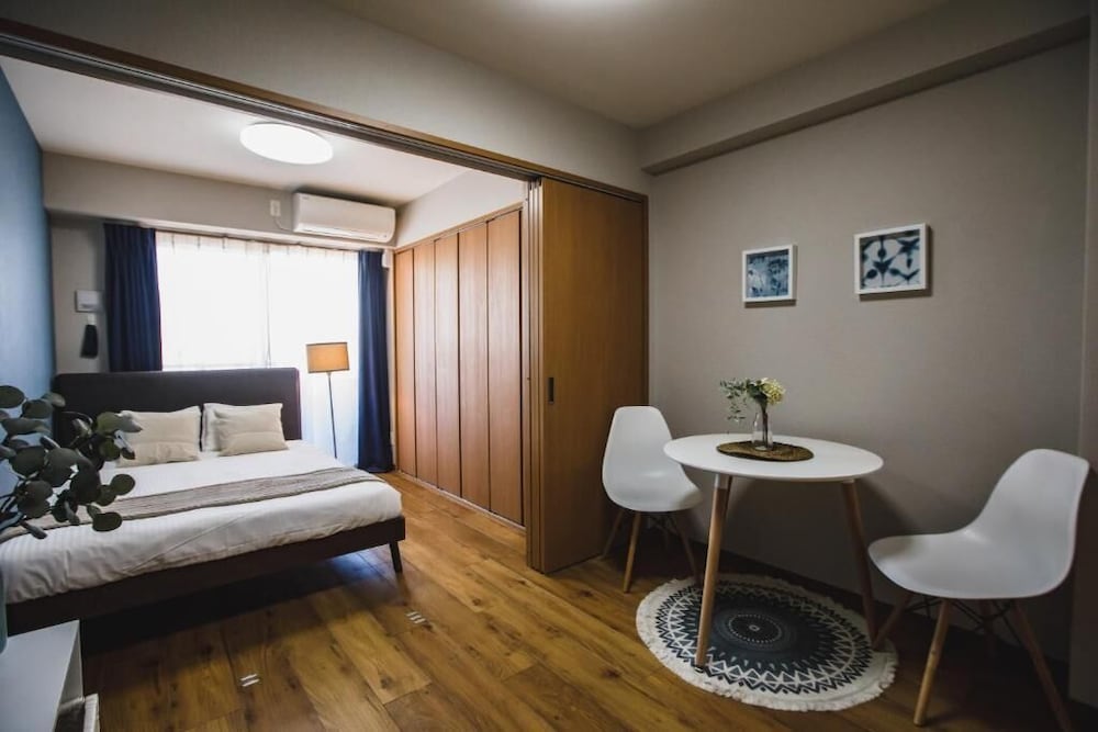 プレミアム アパートメント バルコニー シティビュー 客室3 | R Residences Namba South 1