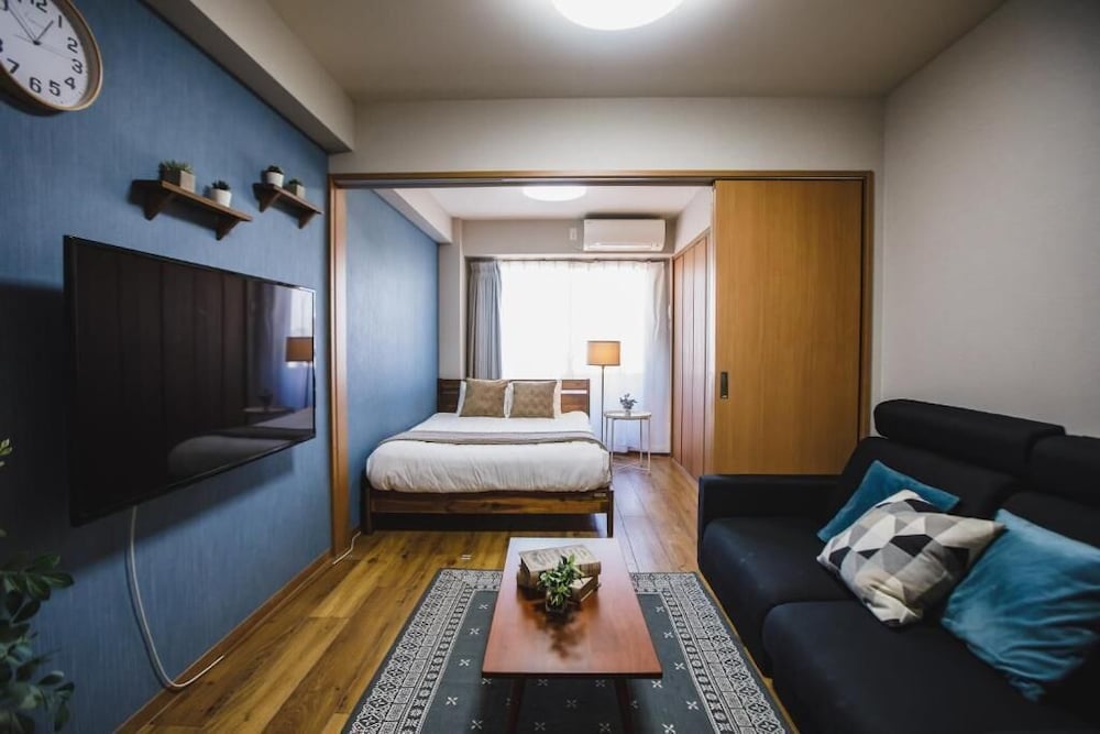 プレミアム アパートメント バルコニー シティビュー 客室1 | R Residences Namba South 1