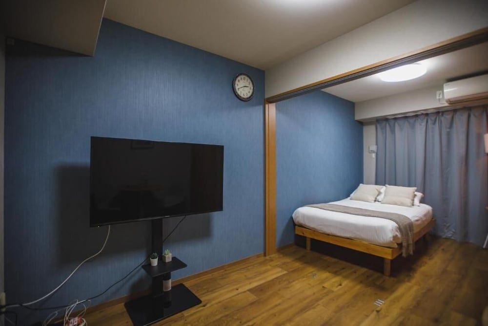 プレミアム アパートメント バルコニー シティビュー 客室1 | R Residences Namba South 1