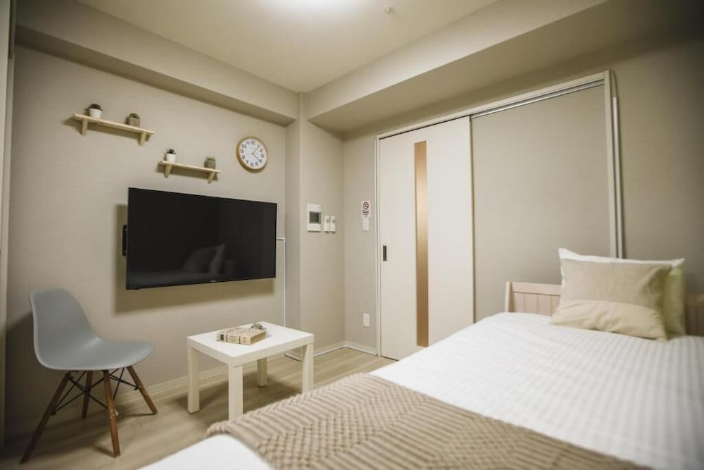 プレミアム アパートメント バルコニー シティビュー 客室1 | R Residences Namba South 1