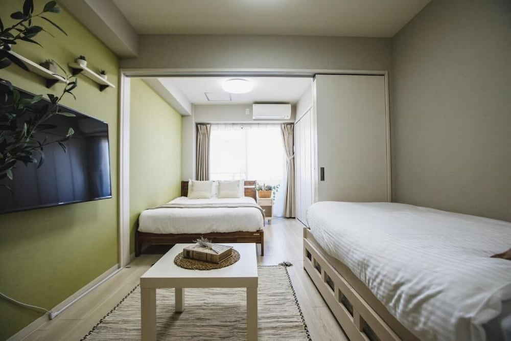 プレミアム アパートメント バルコニー シティビュー 客室1 | R Residences Namba South 1