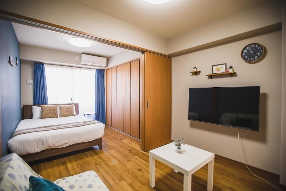 プレミアム アパートメント バルコニー シティビュー 客室1 | R Residences Namba South 1