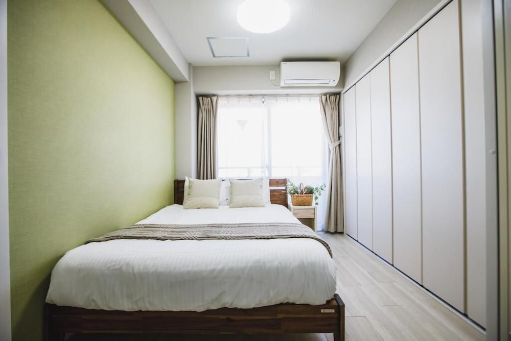 プレミアム アパートメント バルコニー シティビュー 客室2 | R Residences Namba South 1