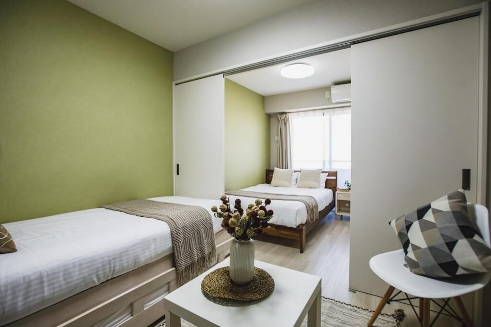 プレミアム アパートメント バルコニー シティビュー 客室2 | R Residences Namba South 1