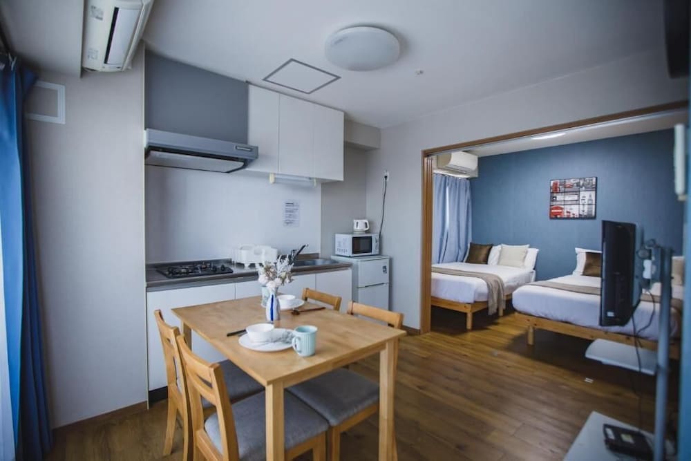 プレミアム アパートメント バルコニー シティビュー 客室1 | R Residences Namba South 1