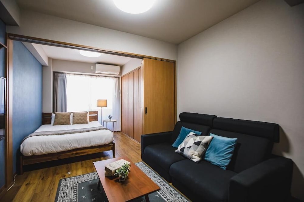 プレミアム アパートメント バルコニー シティビュー 内装0 | R Residences Namba South 1