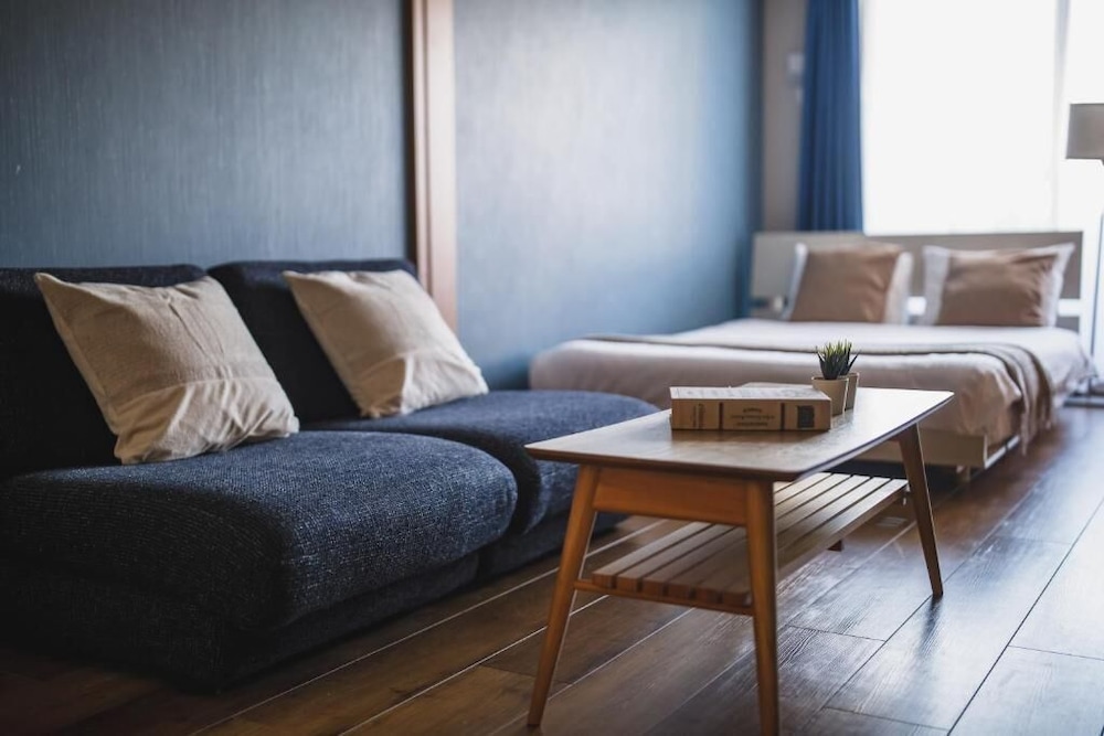 プレミアム アパートメント バルコニー シティビュー 客室1 | R Residences Namba South 1