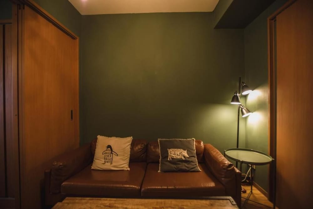 プレミアム アパートメント バルコニー シティビュー 内装0 | R Residences Namba South 1