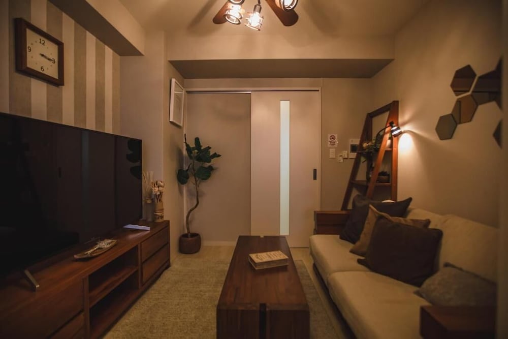 プレミアム アパートメント バルコニー シティビュー リビング エリア0 | R Residences Namba South 1
