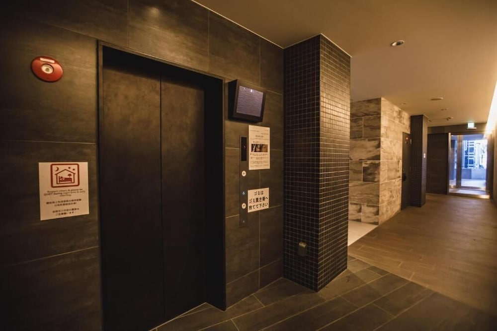 プレミアム アパートメント バルコニー シティビュー 内装1 | R Residences Namba South 1