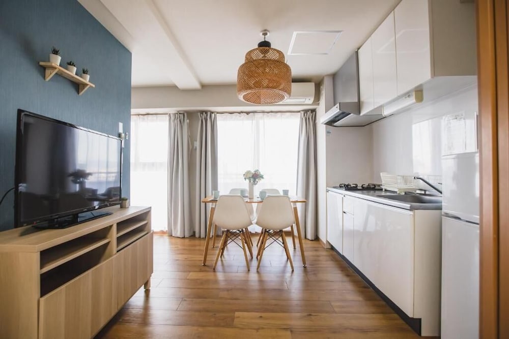 プレミアム アパートメント バルコニー シティビュー 専用キッチン1 | R Residences Namba South 1
