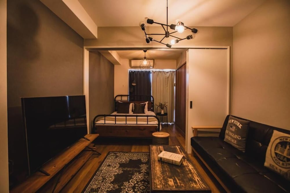 プレミアム アパートメント バルコニー シティビュー 客室2 | R Residences Namba South 1