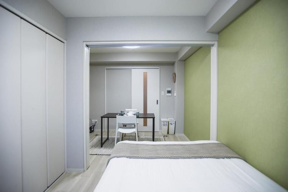 プレミアム アパートメント バルコニー シティビュー 客室1 | R Residences Namba South 1