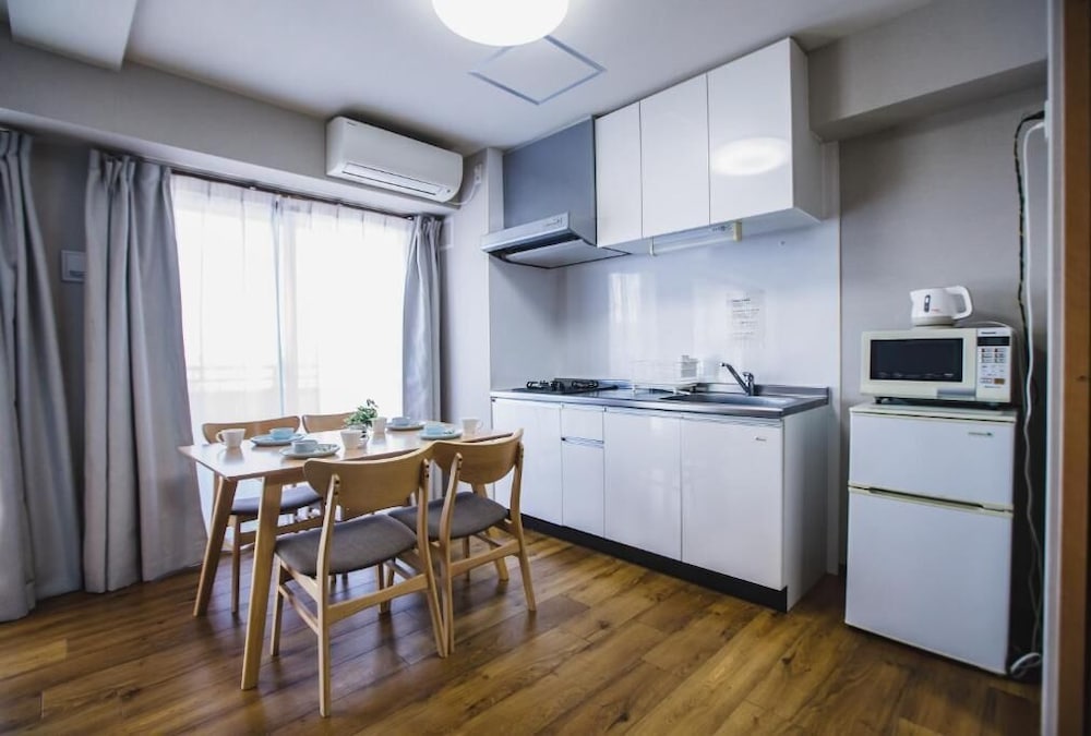 プレミアム アパートメント バルコニー シティビュー 専用キッチン0 | R Residences Namba South 1