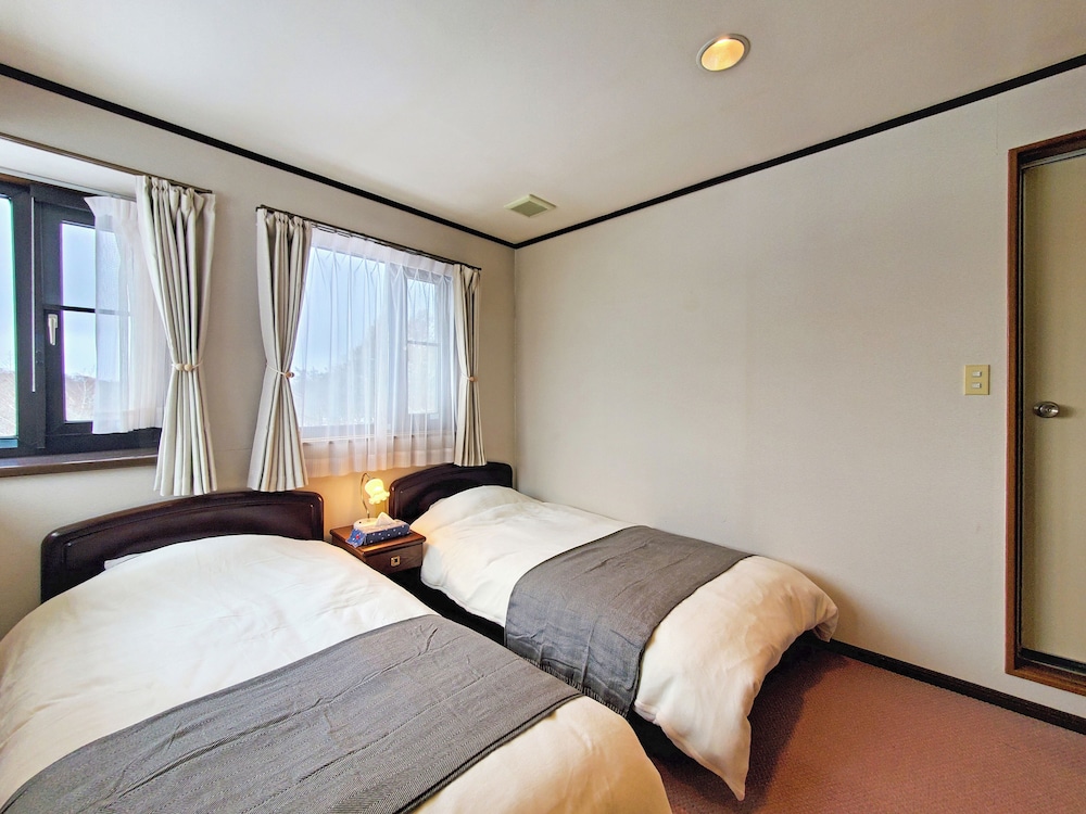 ツインルーム 客室1 | ペンション歩野慕野