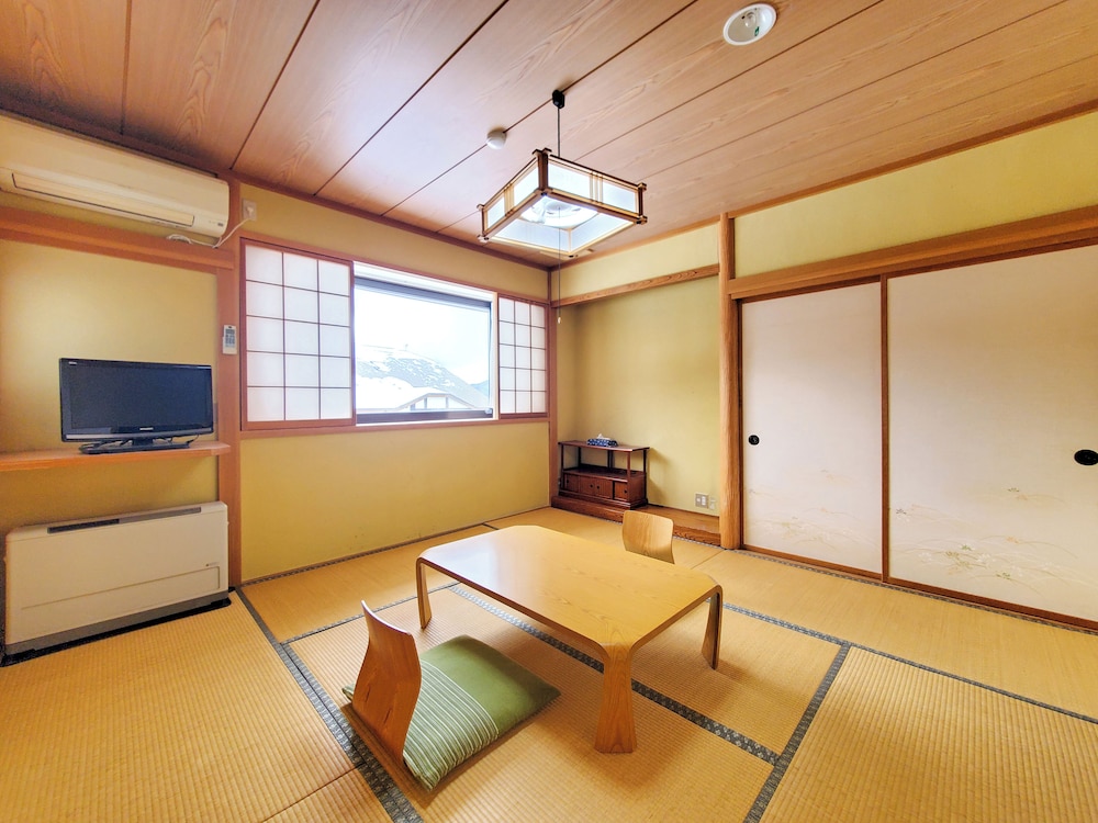 4 人部屋 | ペンション歩野慕野