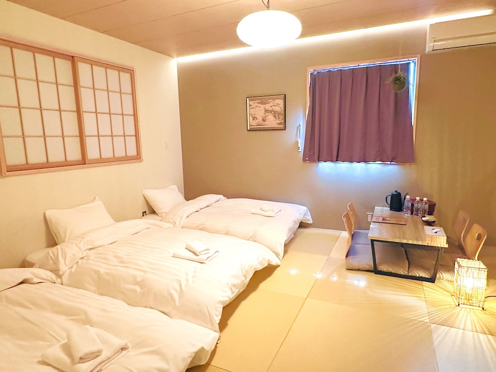 デラックス ツインルーム ベッド (複数台) 専用バスルーム 部屋からの景観0 | 奈良イン 日本旅館