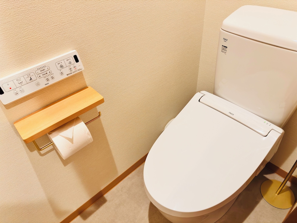 スーペリア ツインルーム ベッド (複数台) 専用バスルーム バスルーム2 | 奈良イン 日本旅館
