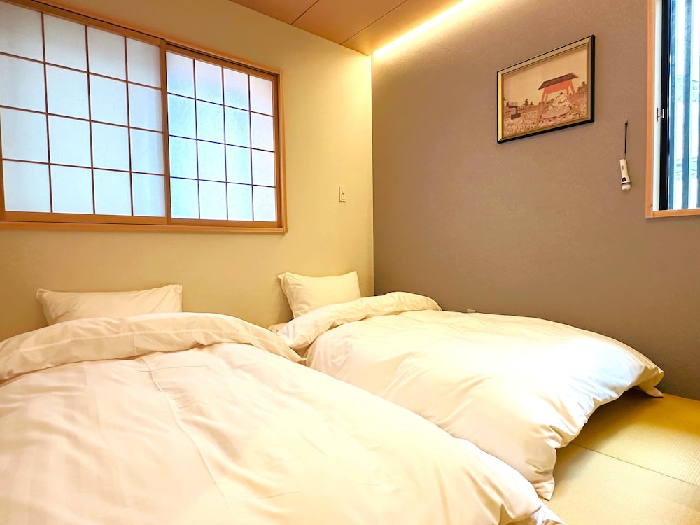 スタンダード ツインルーム シングルベッド 2 台 専用バスルーム ストリート ビュー0 | 奈良イン 日本旅館