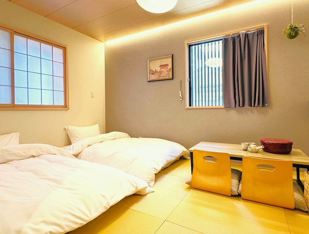 スタンダード ツインルーム シングルベッド 2 台 専用バスルーム | 奈良イン 日本旅館