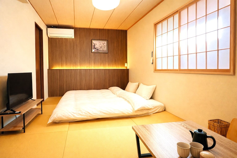 スーペリア ツインルーム ベッド (複数台) 専用バスルーム 客室1 | 奈良イン 日本旅館