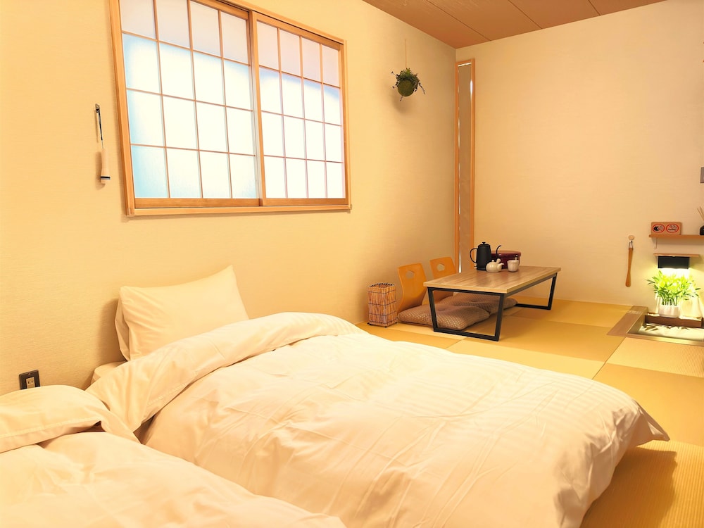 スーペリア ツインルーム ベッド (複数台) 専用バスルーム | 奈良イン 日本旅館