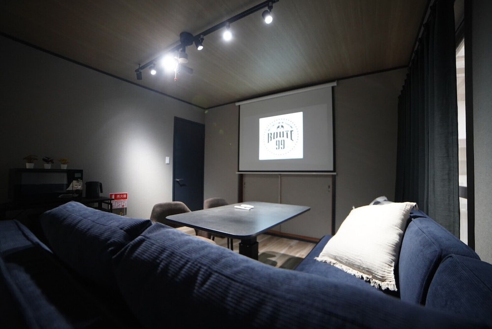 ハウス 4 ベッドルーム 禁煙 簡易キッチン 内装2 | Route 99 Miyagino