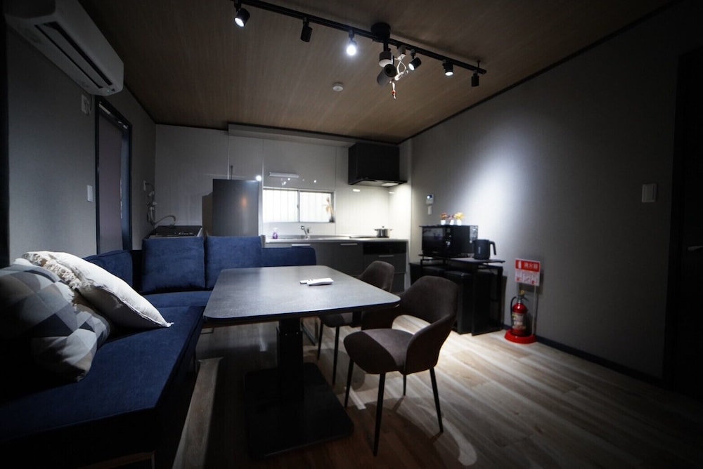 ハウス 4 ベッドルーム 禁煙 簡易キッチン 内装1 | Route 99 Miyagino