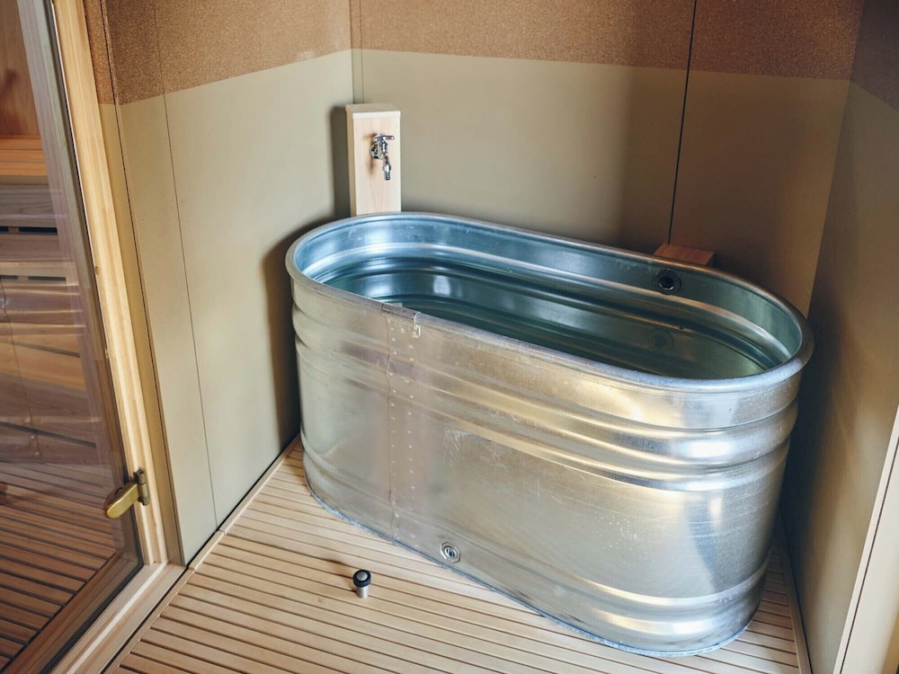 プライベートサウナ付き 一棟貸しスイートキャビン 禁煙 内装2 | SANU 2nd Home ニセコ 1st