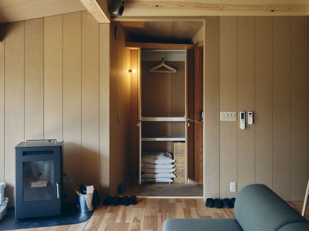 プライベートサウナ付き 一棟貸しスイートキャビン 禁煙 リビング エリア1 | SANU 2nd Home ニセコ 1st