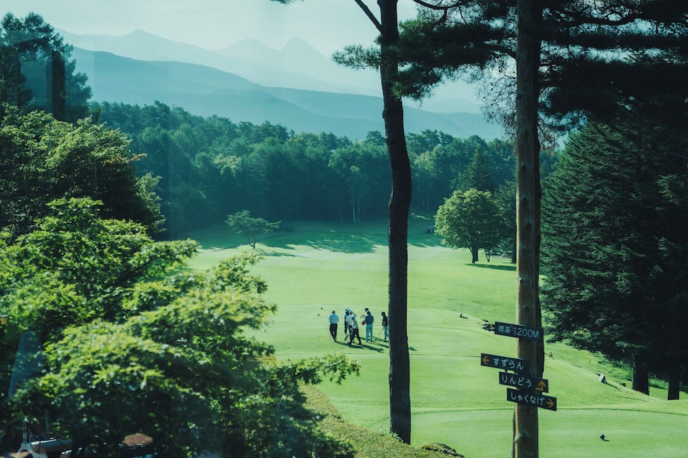 ハウス 男女共用ドミトリー 専用バスルーム ガーデンビュー ゴルフ0 | SANU 2nd Home 蓼科 1st