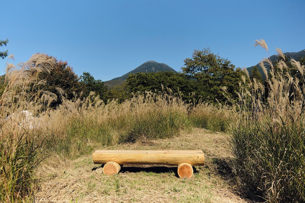 ハウス 男女共用ドミトリー 専用バスルーム ガーデンビュー 施設の敷地1 | SANU 2nd Home 蓼科 1st