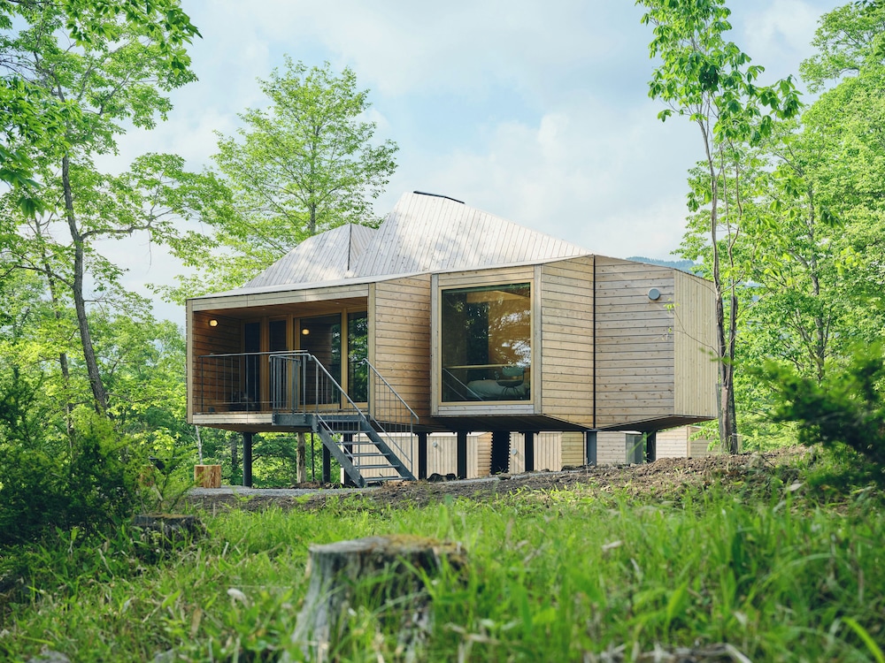 ハウス 男女共用ドミトリー 専用バスルーム ガーデンビュー 外観3 | SANU 2nd Home 蓼科 1st