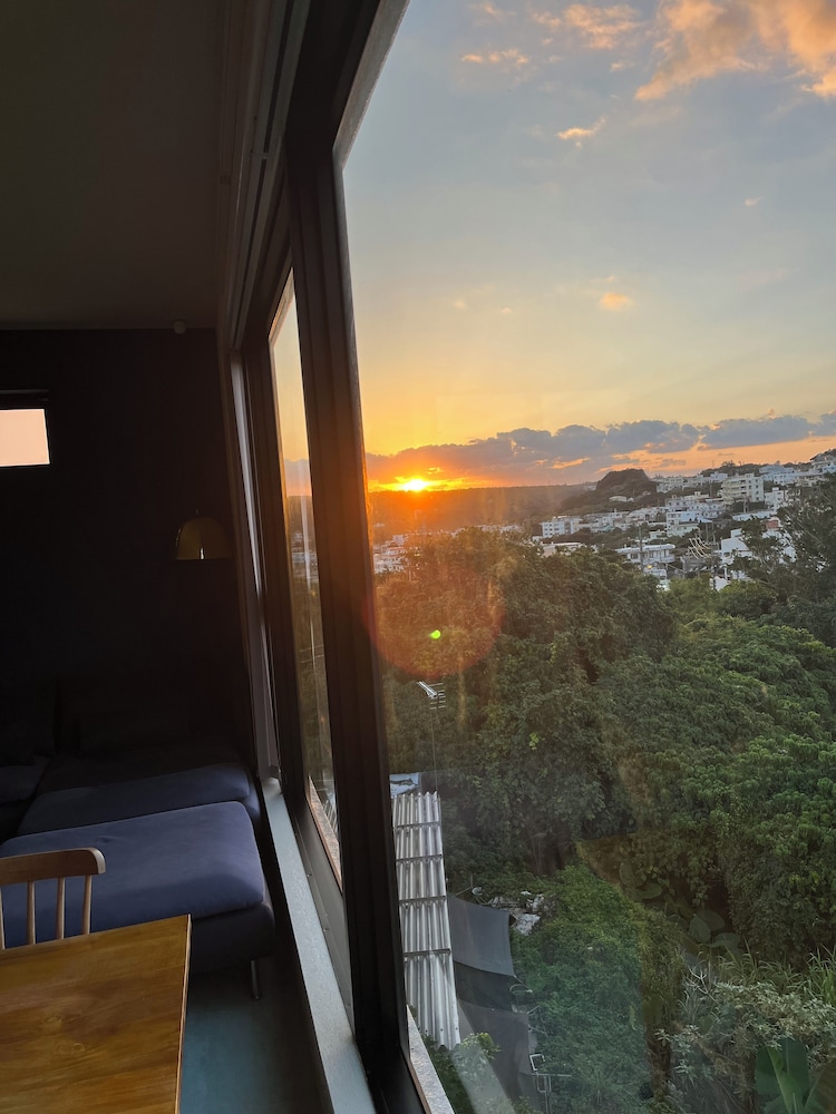 ファミリー コンドミニアム バルコニー パーシャル オーシャン ビュー 内装6 | 瀬名波ハウス B