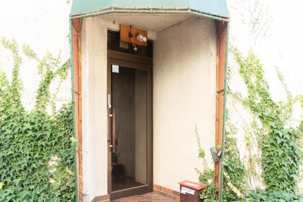 外観の詳細1 | Local Knot Backpackers