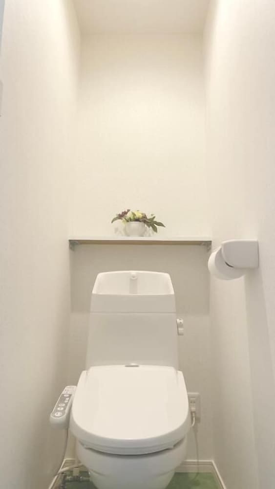 和風トリプルルーム シティビュー バスルーム5 | 大同 Garden Hotel Osaka