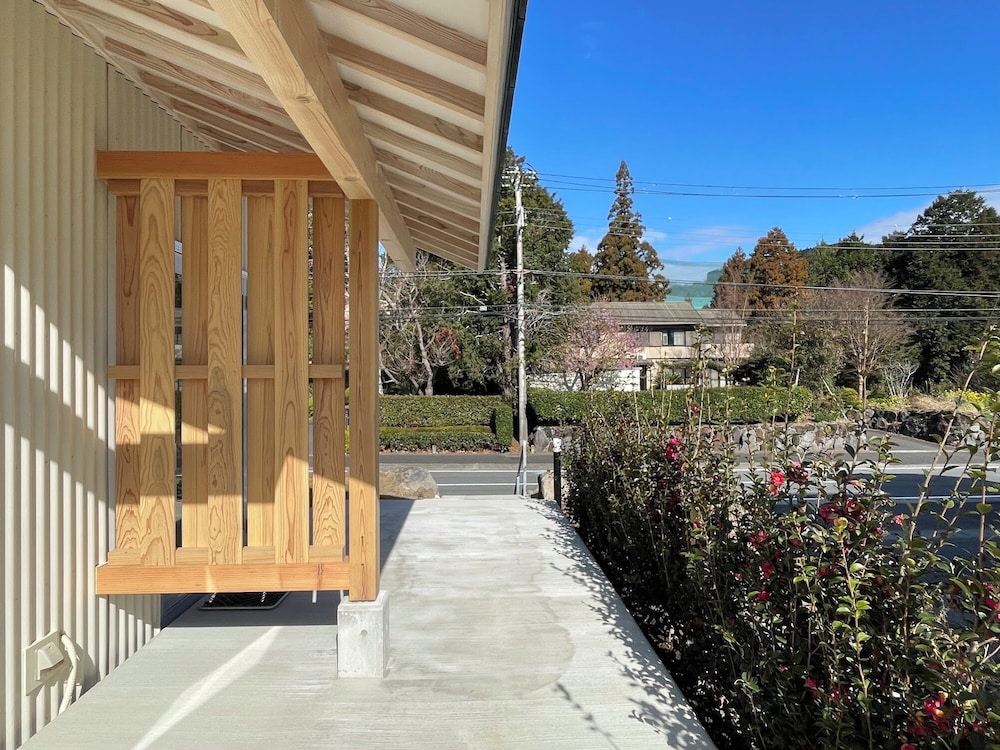 施設の敷地1 | ラピス城ヶ崎 B&B 施設の敷地1 | ラピス城ヶ崎 B&B