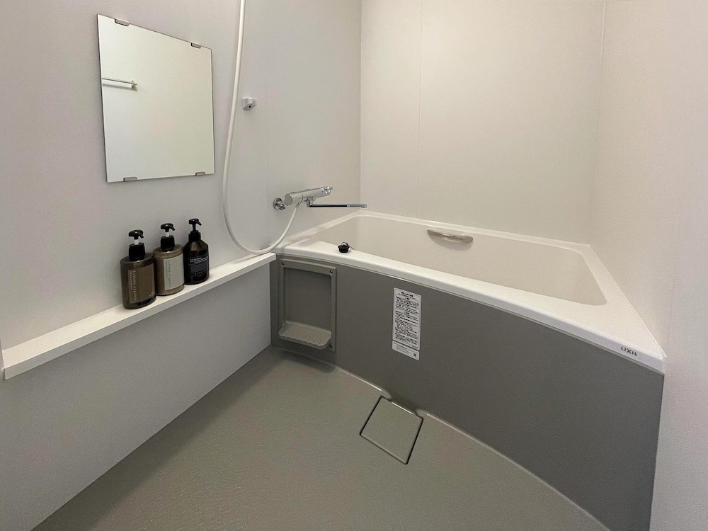 ルーム バスルーム2 | ラピス城ヶ崎 B&B