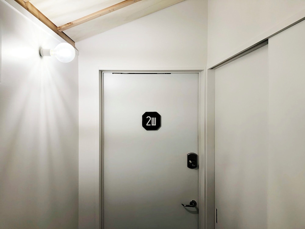 ツインルーム ガーデンビュー 内装0 | ラピス城ヶ崎 B&B