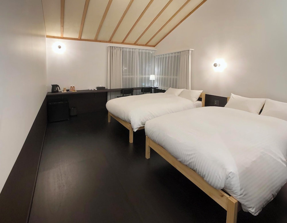 ツインルーム ガーデンビュー 客室2 | ラピス城ヶ崎 B&B