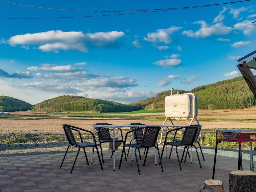 屋外ダイニングエリア1 | かんたろうもねたろうの母屋