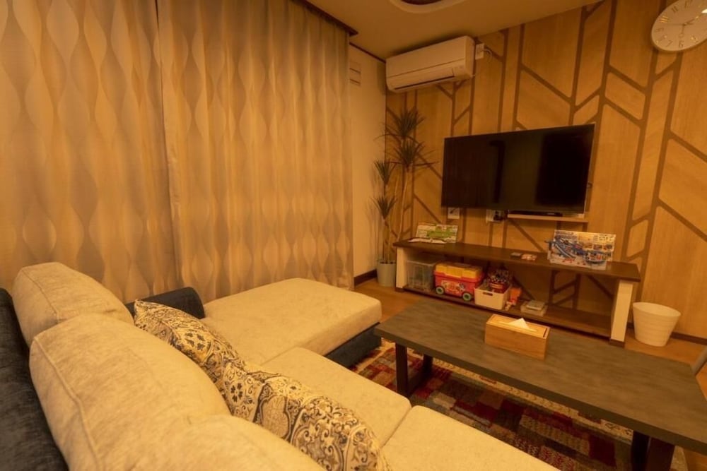 ヴィラ リビング エリア2 | かんたろうもねたろうの円宿