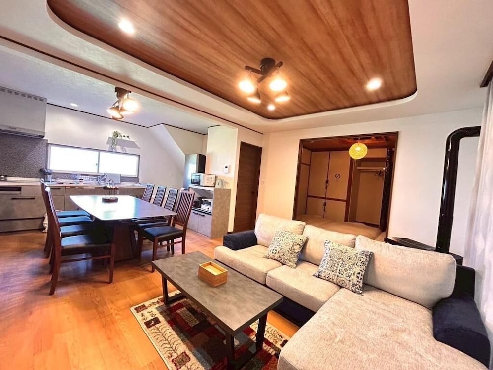 ヴィラ リビング エリア4 | かんたろうもねたろうの円宿