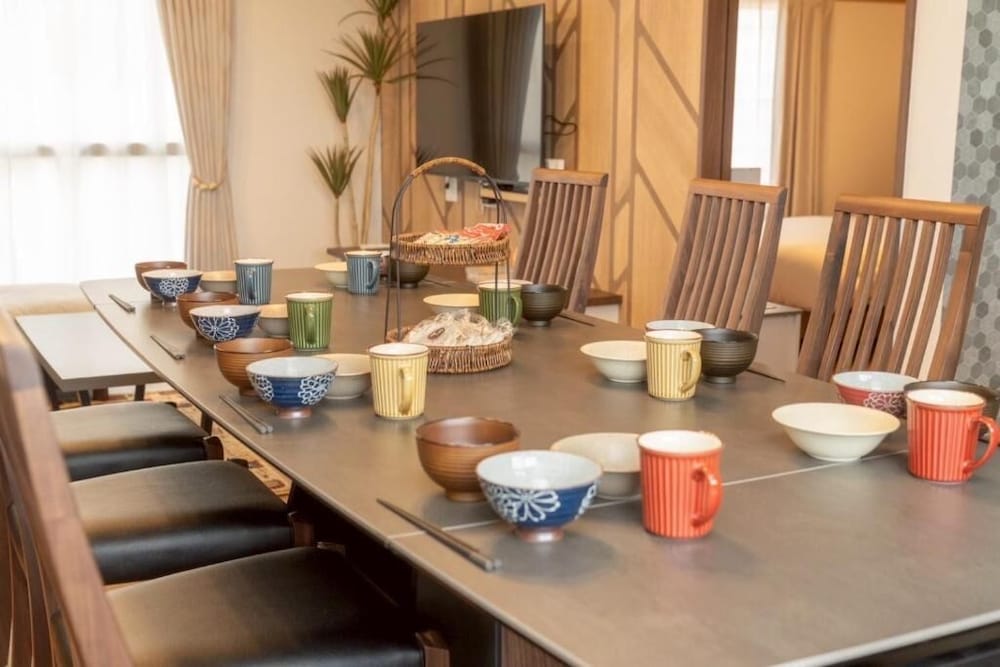 ヴィラ レストラン1 | かんたろうもねたろうの円宿