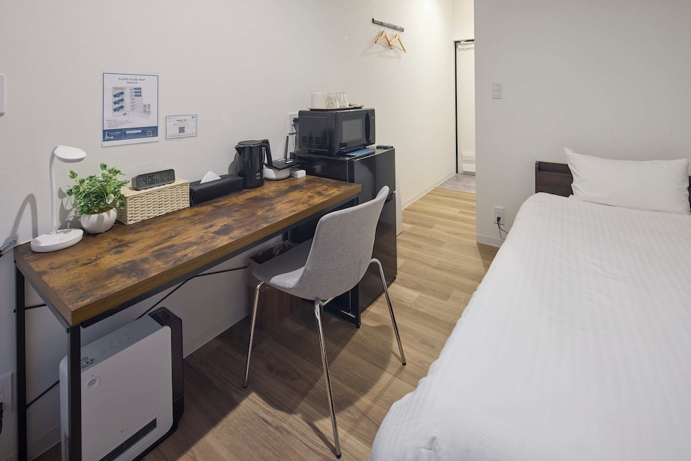 ツインルーム(最大2名) : 軽食&ビール(人数分)無料/駐車場有/禁煙 客室1 | Solana Smart INN 富士河口湖